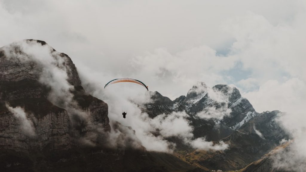 Photo Mountain paragliding